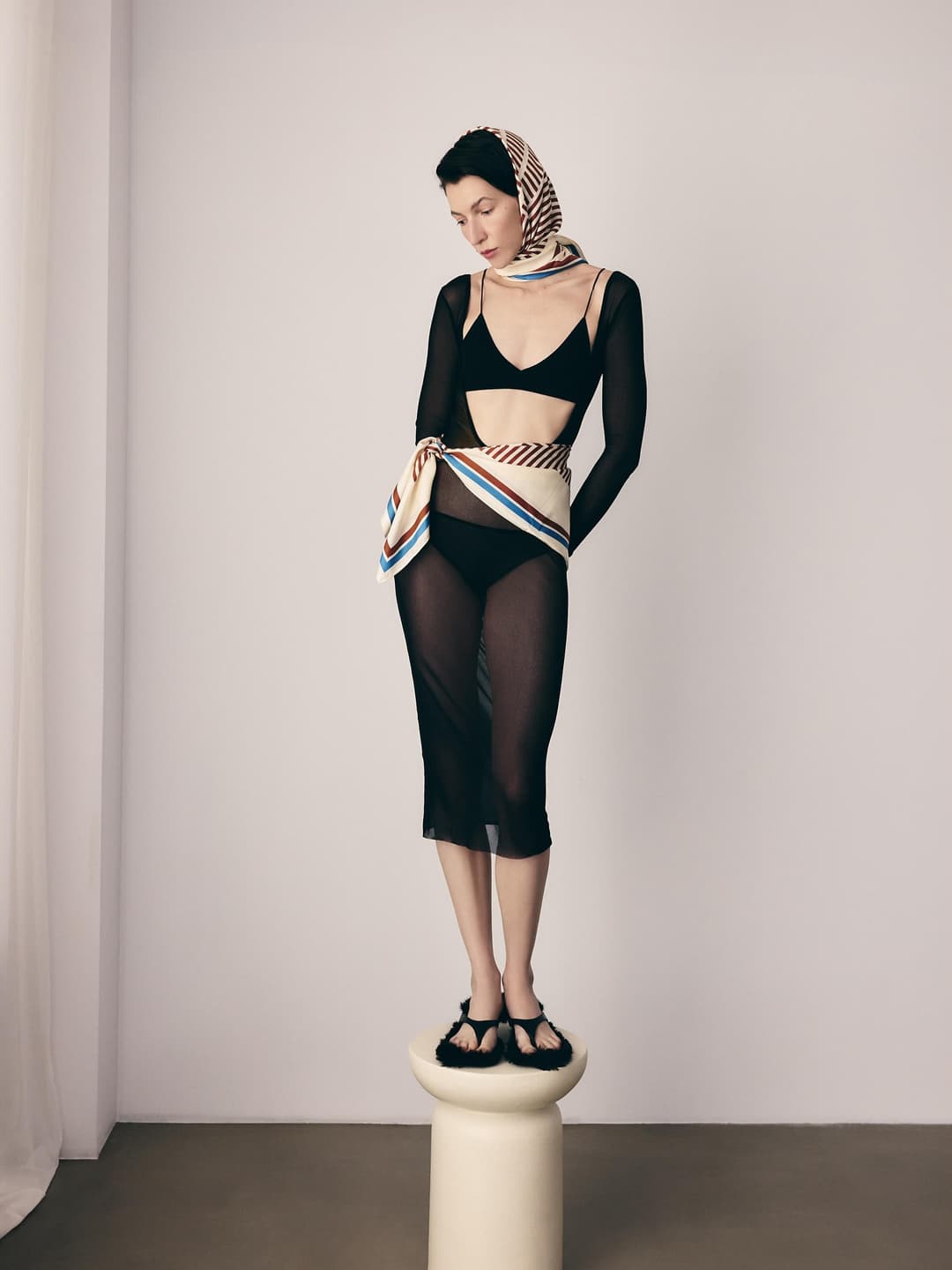 Dwustronna apaszka „Geometria 001” - z jednej strony stonowany brąz z drugiej strony intensywne bordo. Którą stronę wybierasz?
•
#sinesilk #sinegirl #silklove #jedwab #apaszka #chustajedwabna #polskamarkamodowa (3/6)