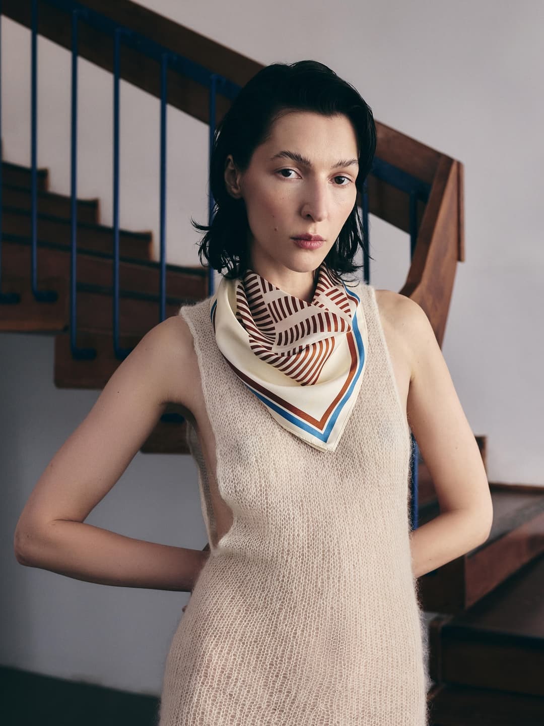 Dwustronna apaszka „Geometria 001” - z jednej strony stonowany brąz z drugiej strony intensywne bordo. Którą stronę wybierasz?
•
#sinesilk #sinegirl #silklove #jedwab #apaszka #chustajedwabna #polskamarkamodowa (4/6)