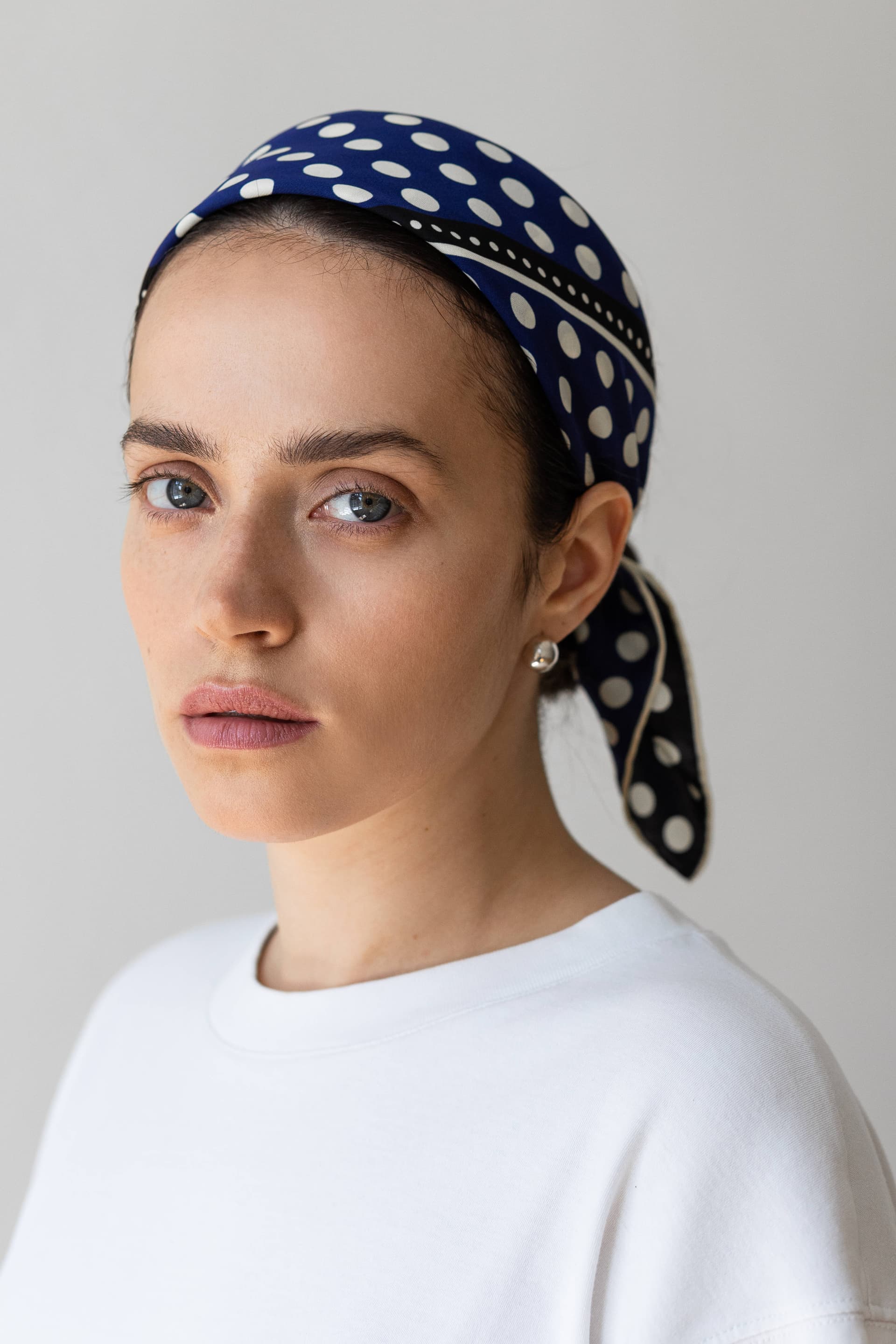 Jedwabna apaszka 53 cm Polka Dot black / navy