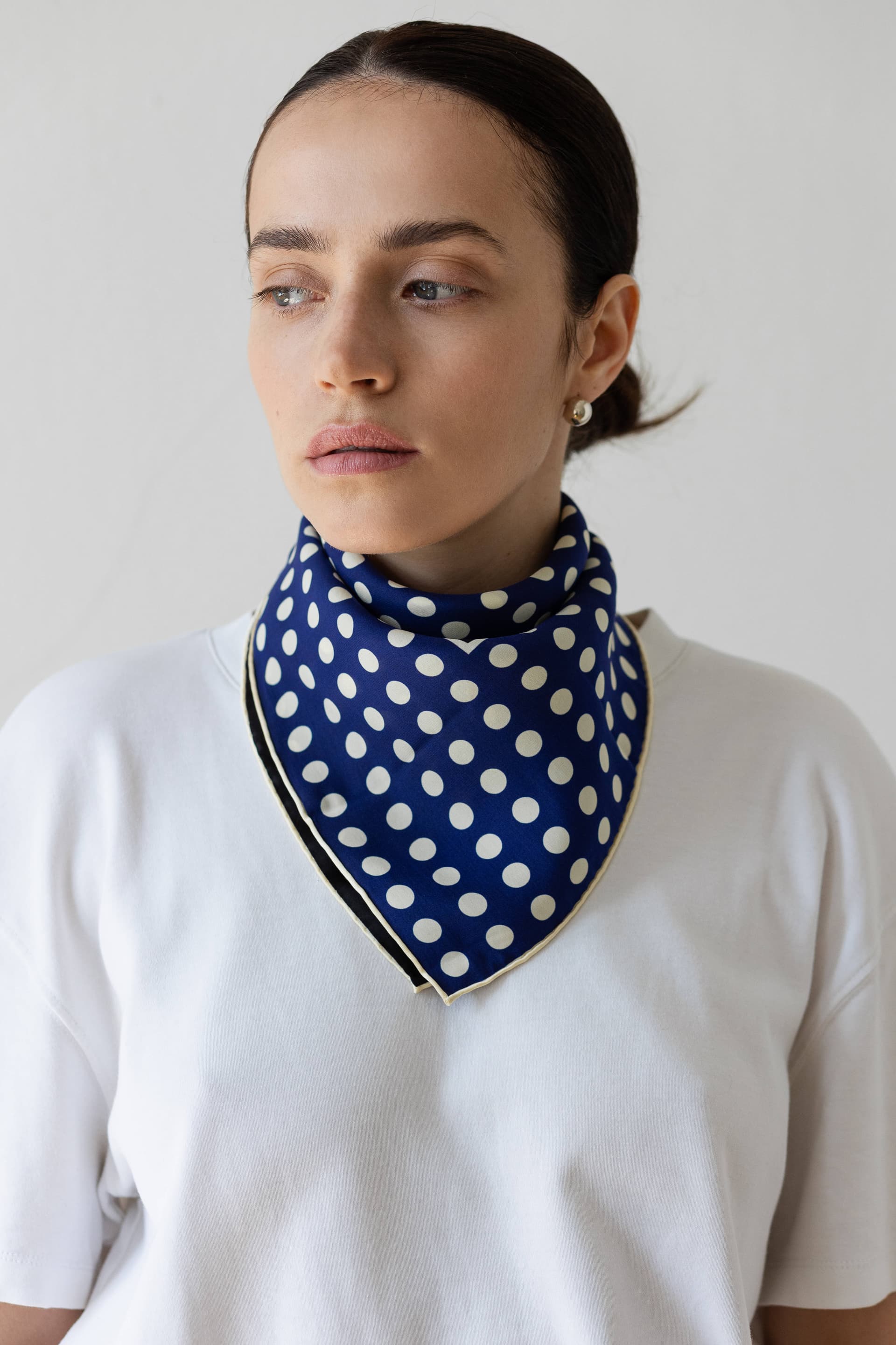 Jedwabna apaszka 53 cm Polka Dot black / navy