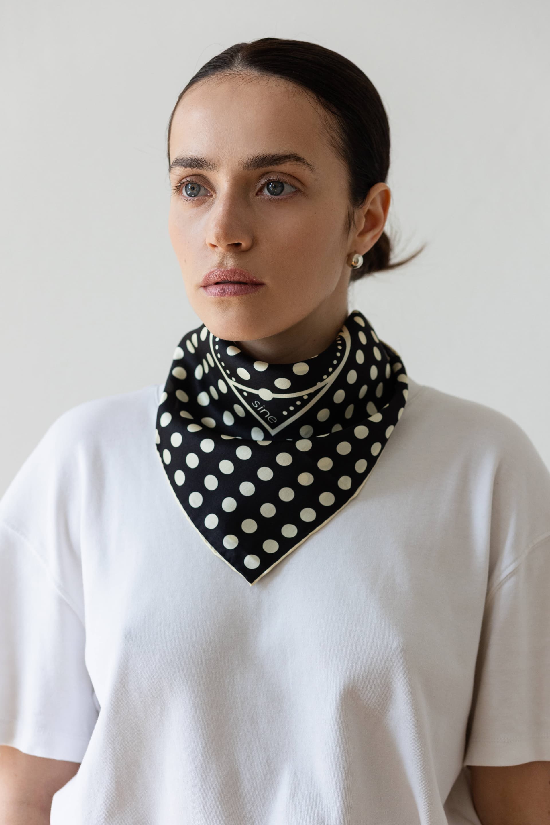 Jedwabna apaszka 53 cm Polka Dot black / navy