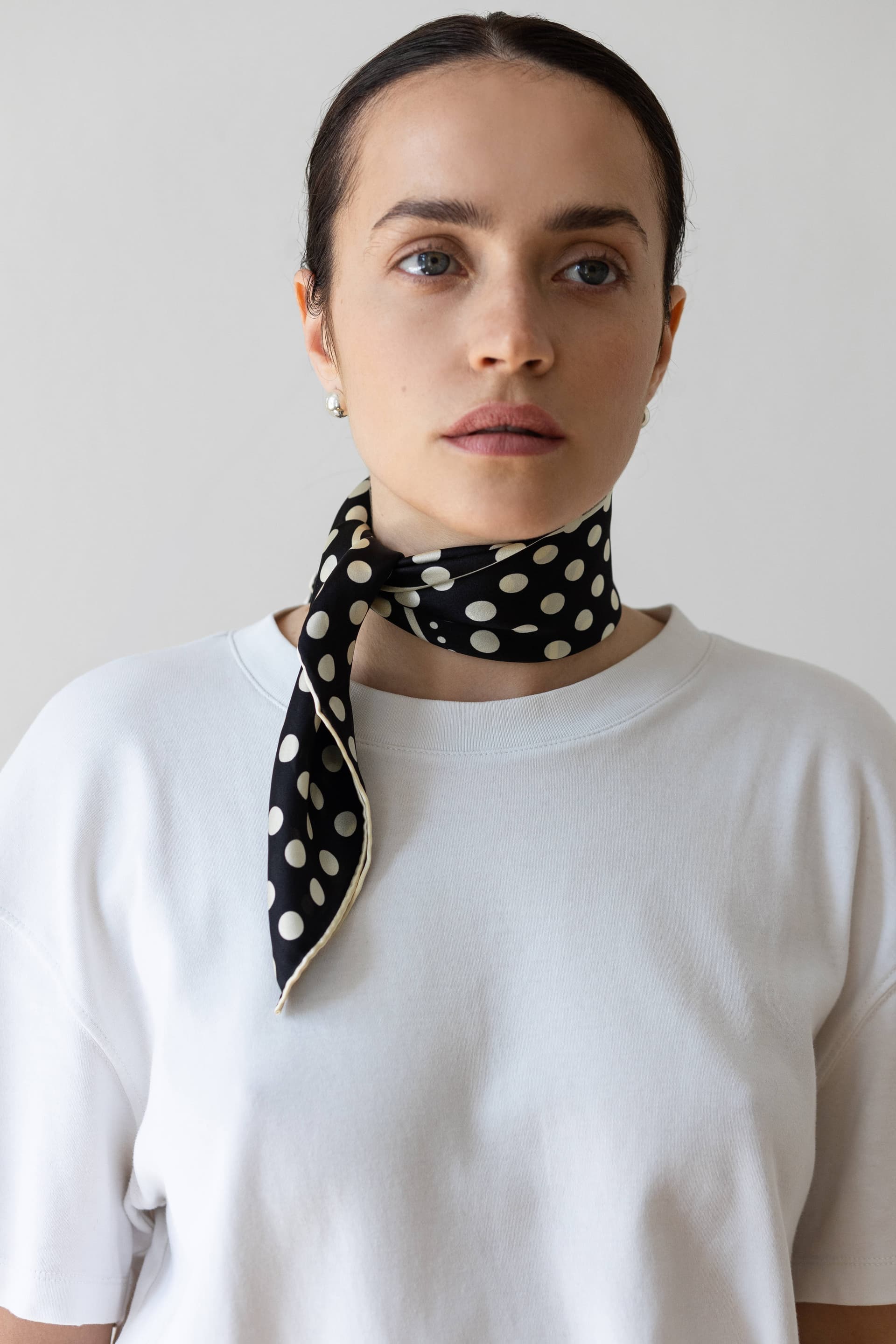 Jedwabna apaszka 53 cm Polka Dot black / navy