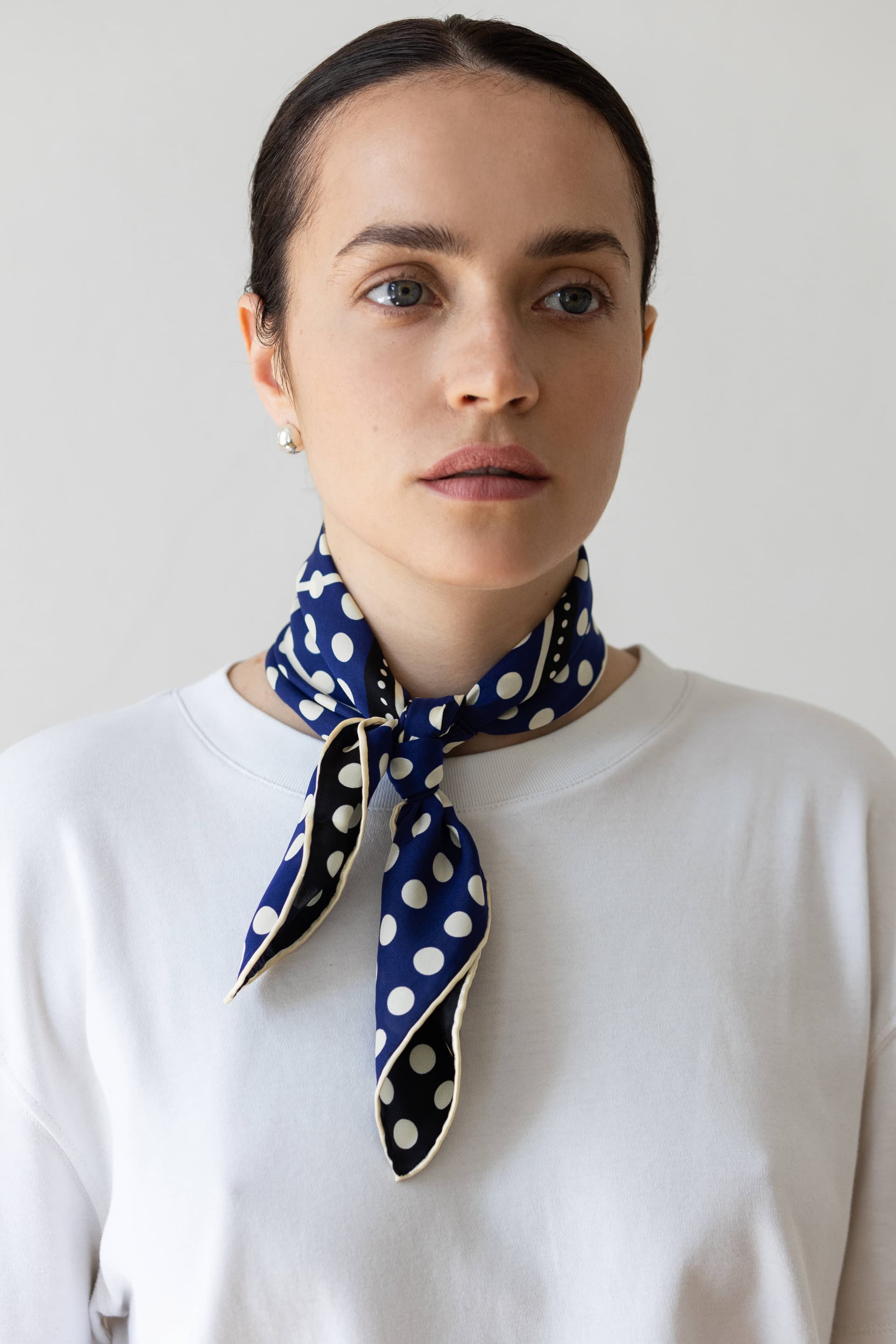 Jedwabna apaszka 53 cm Polka Dot black / navy