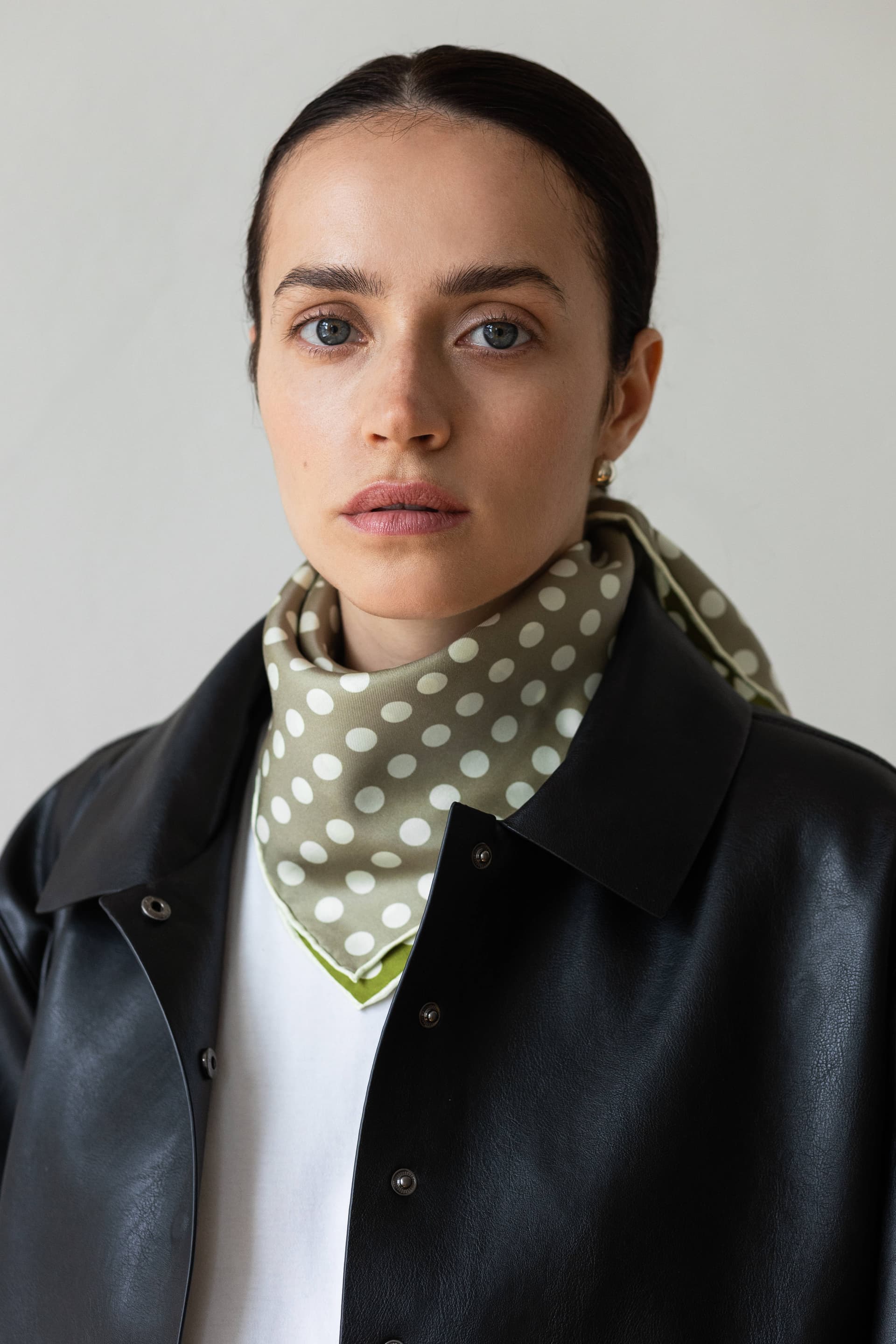 Jedwabna apaszka 53 cm Polka Dot grey / green