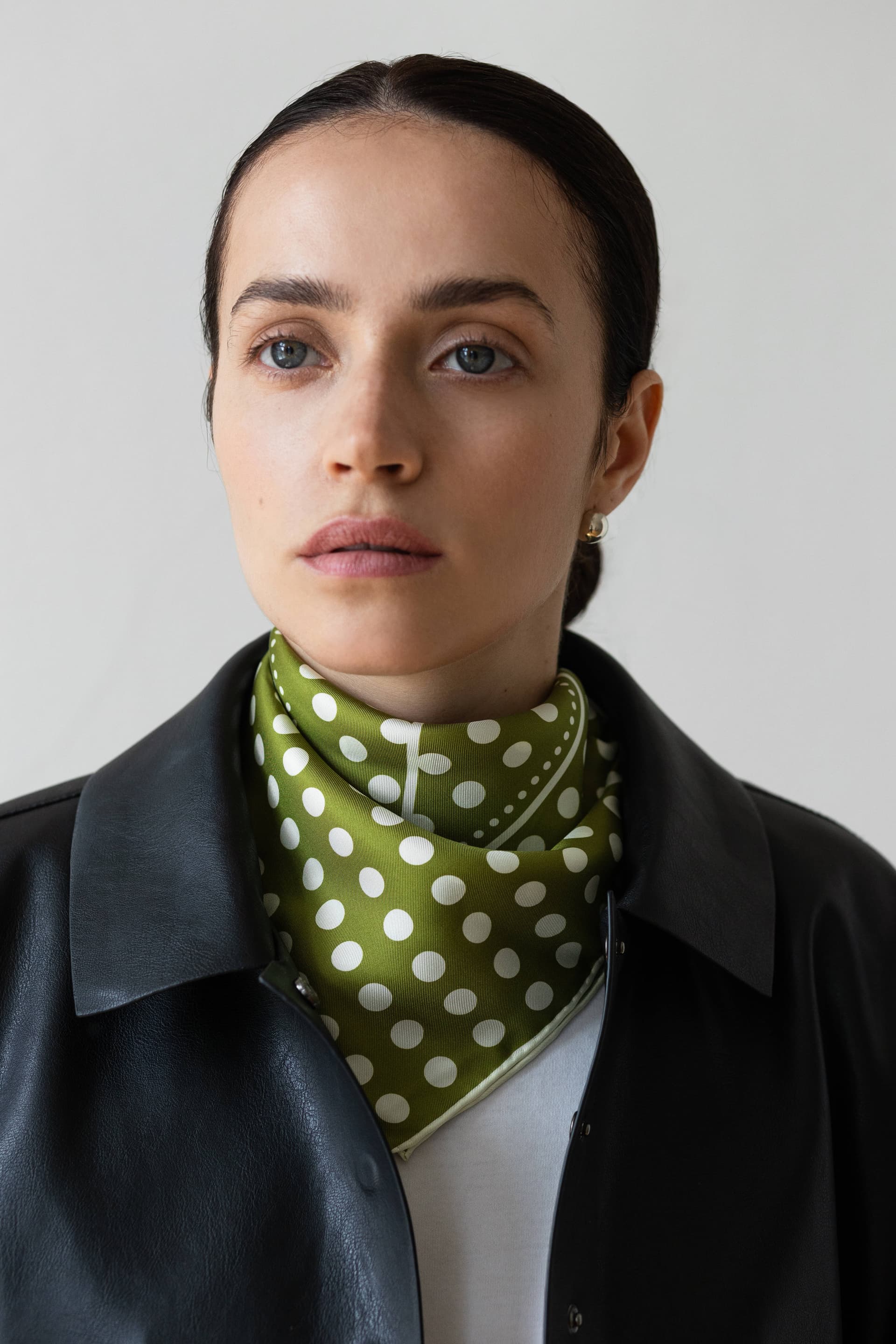 Jedwabna apaszka 53 cm Polka Dot grey / green