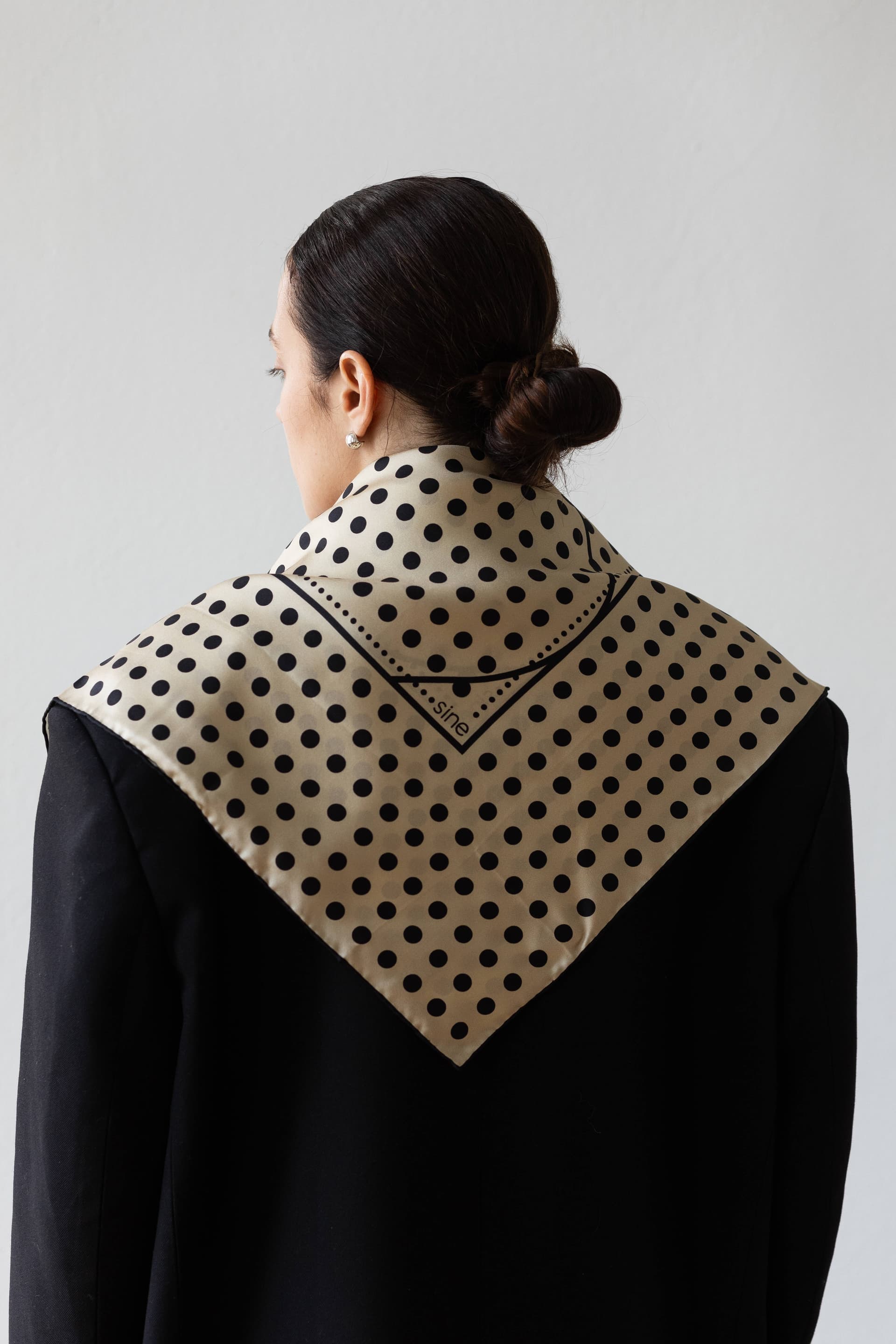 Jedwabna apaszka 65cm Polka Dot beige / cream