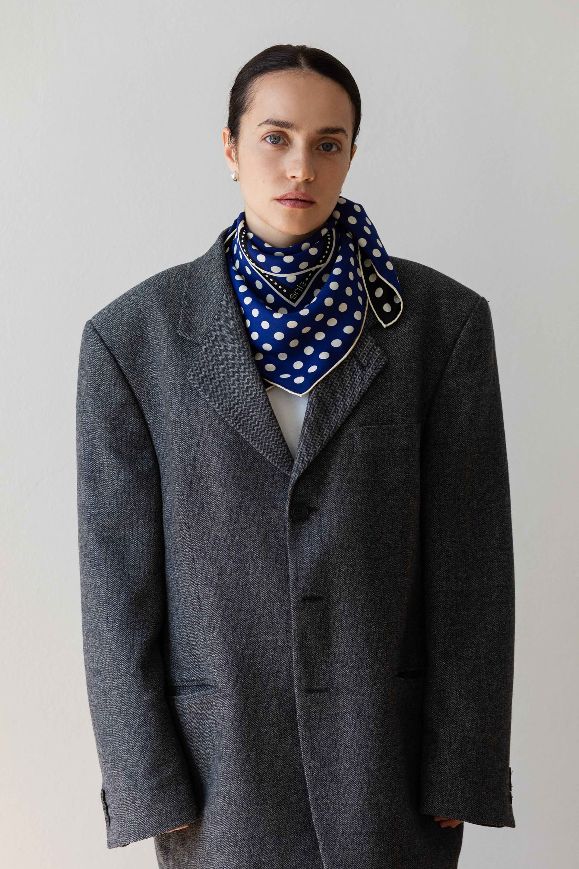 Jedwabna apaszka 65 cm Polka Dot black / navy