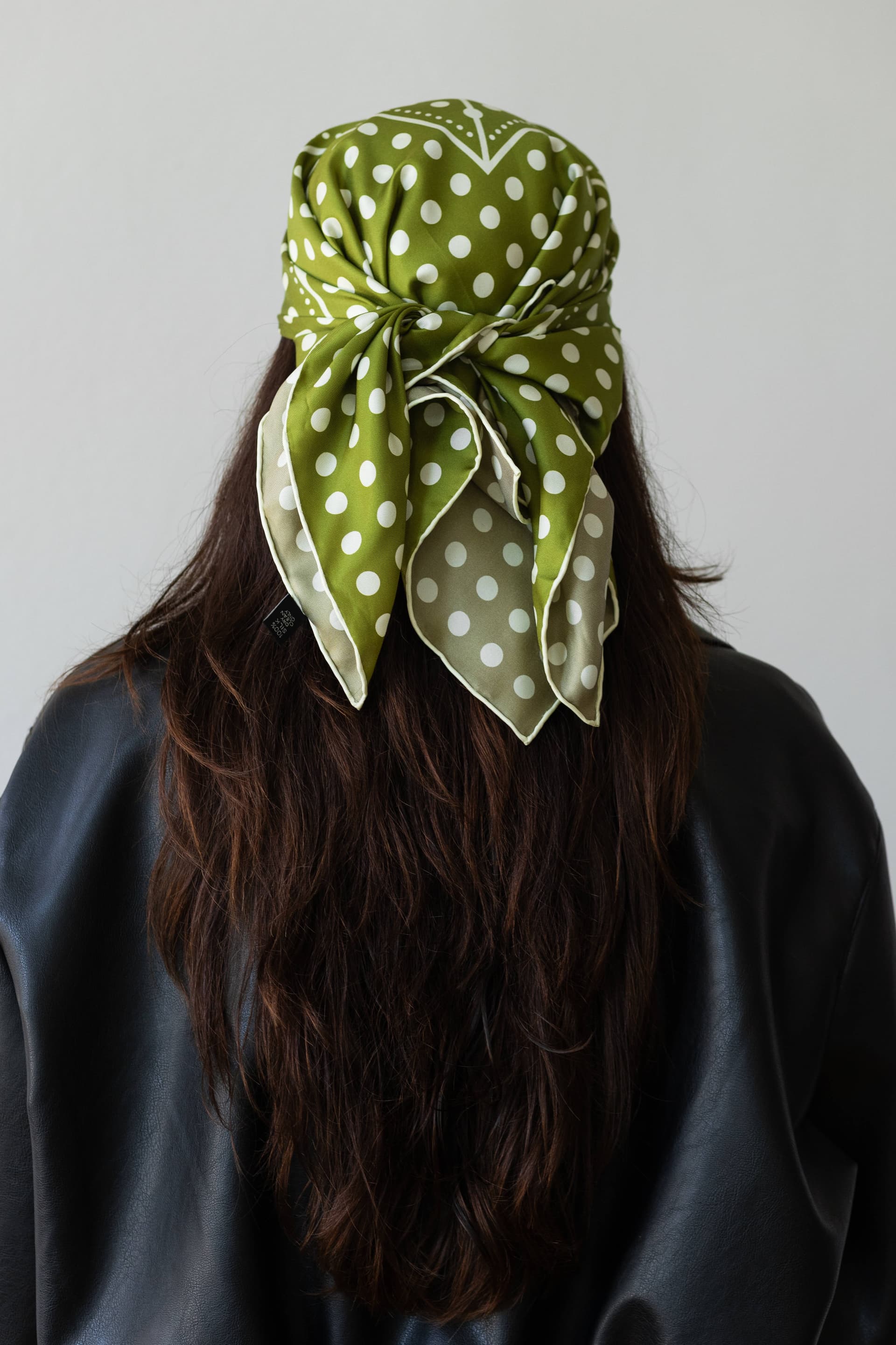 Jedwabna apaszka 65 cm Polka Dot grey / green