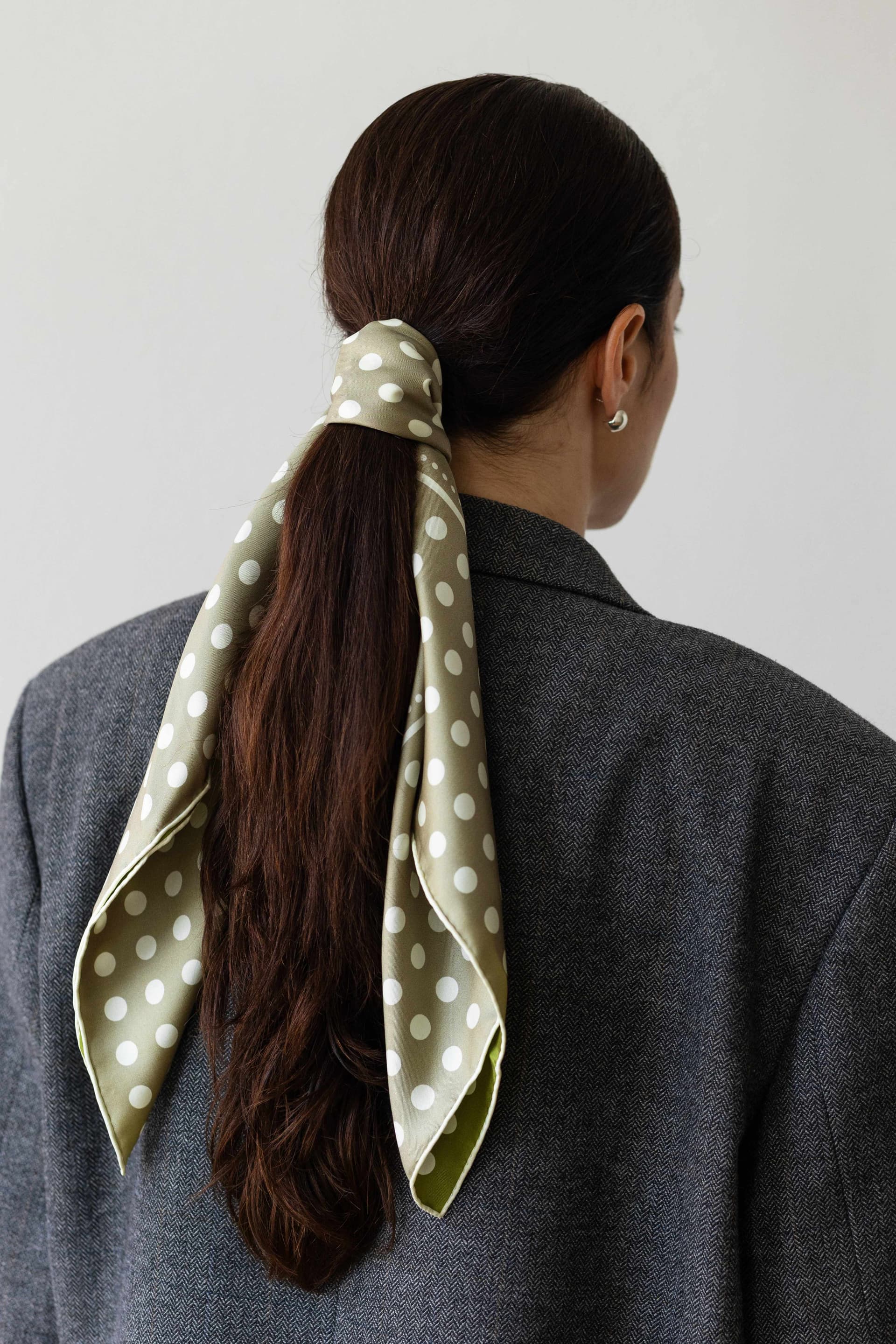 Jedwabna apaszka 65 cm Polka Dot grey / green