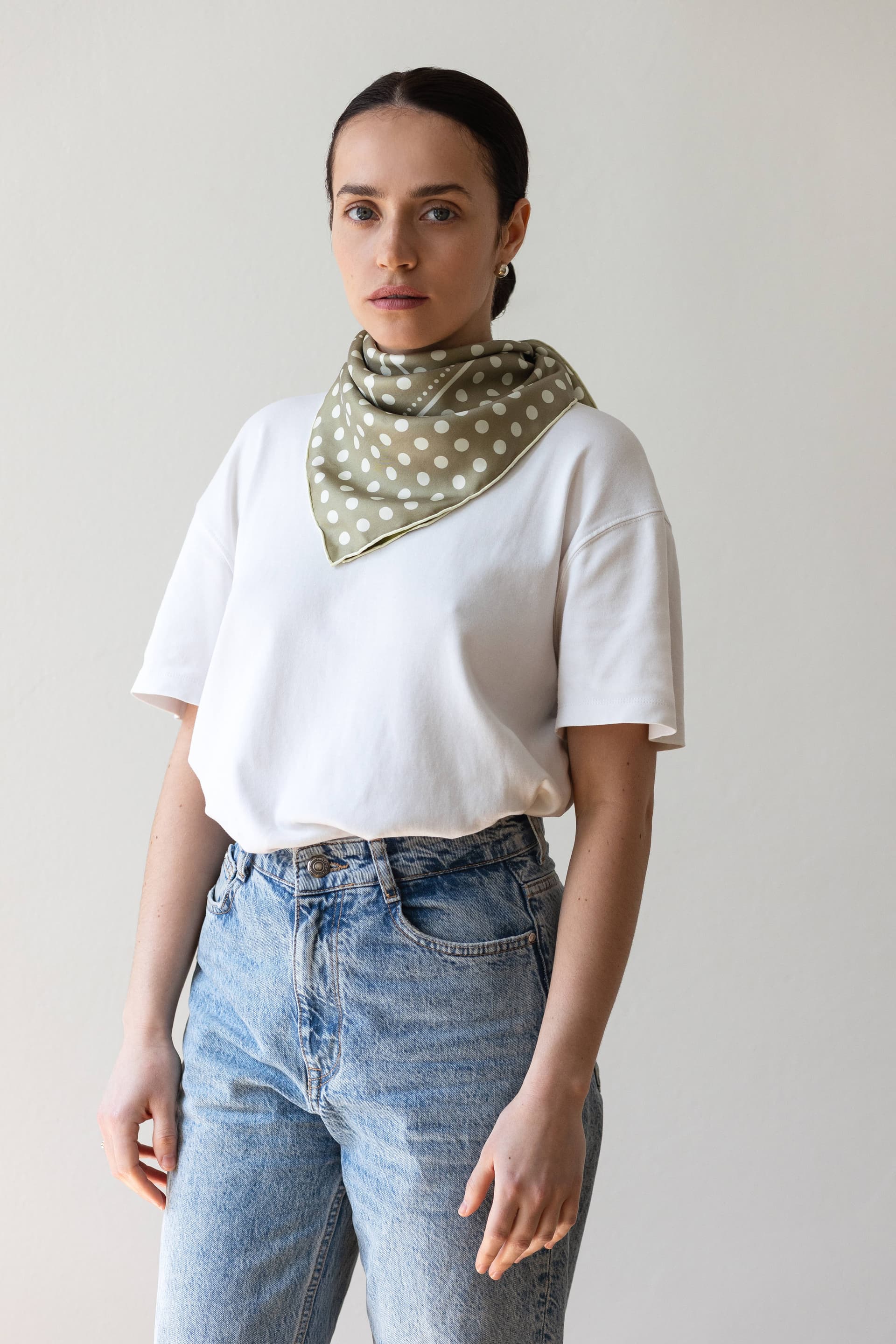 Jedwabna apaszka 65 cm Polka Dot grey / green