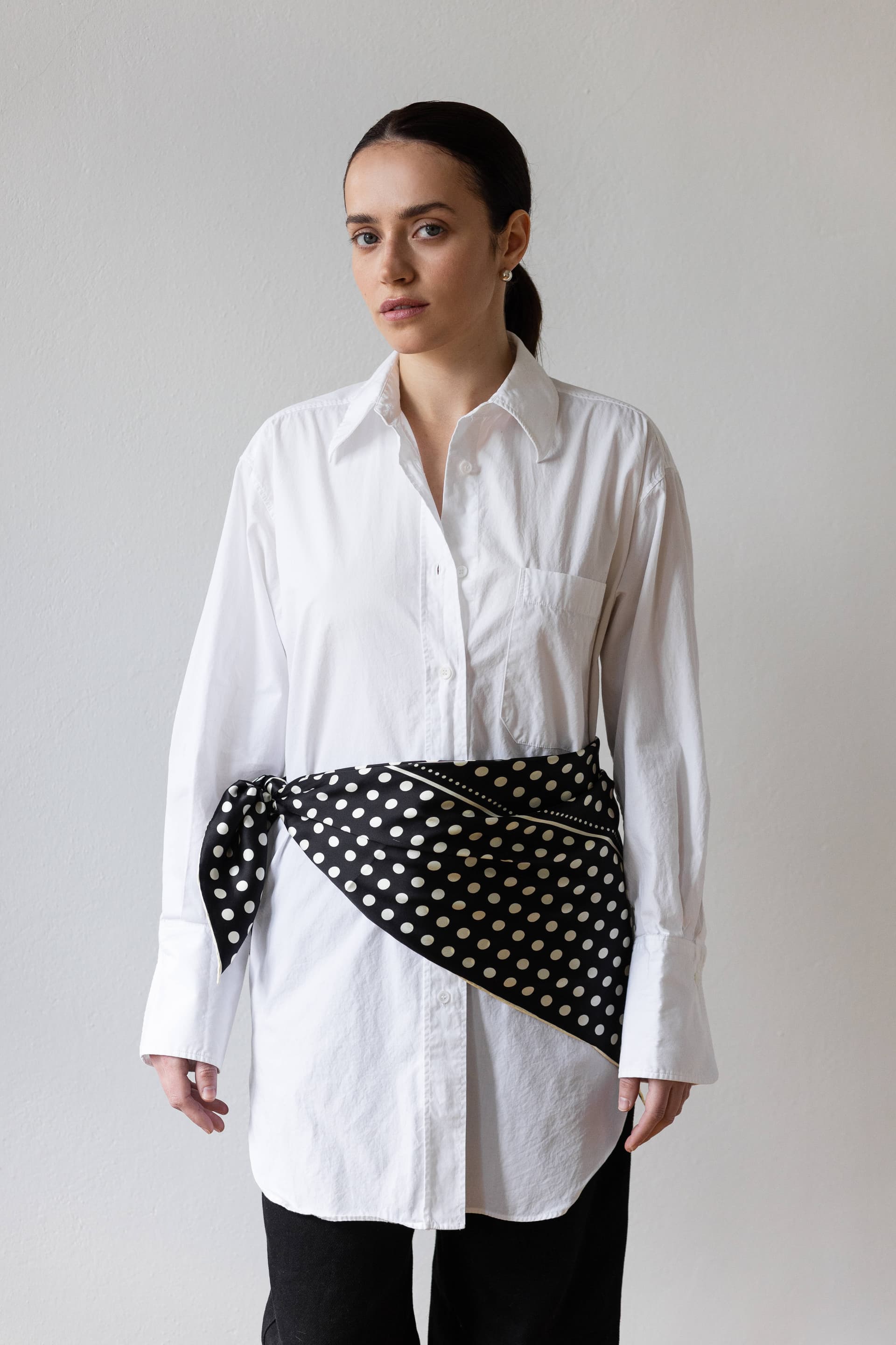 Jedwabna apaszka 90 cm Polka Dot black / navy