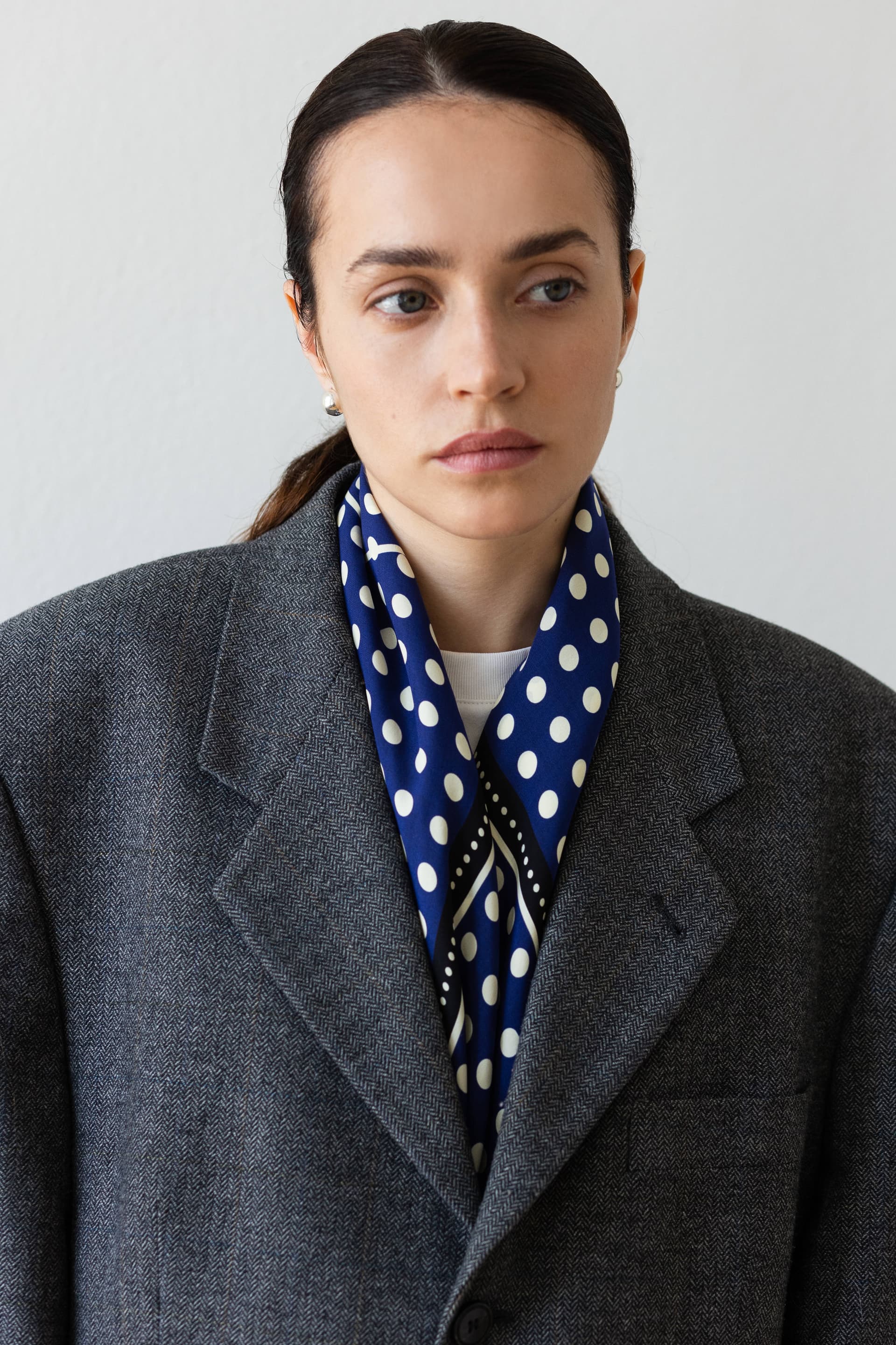 Jedwabna apaszka 90 cm Polka Dot black / navy