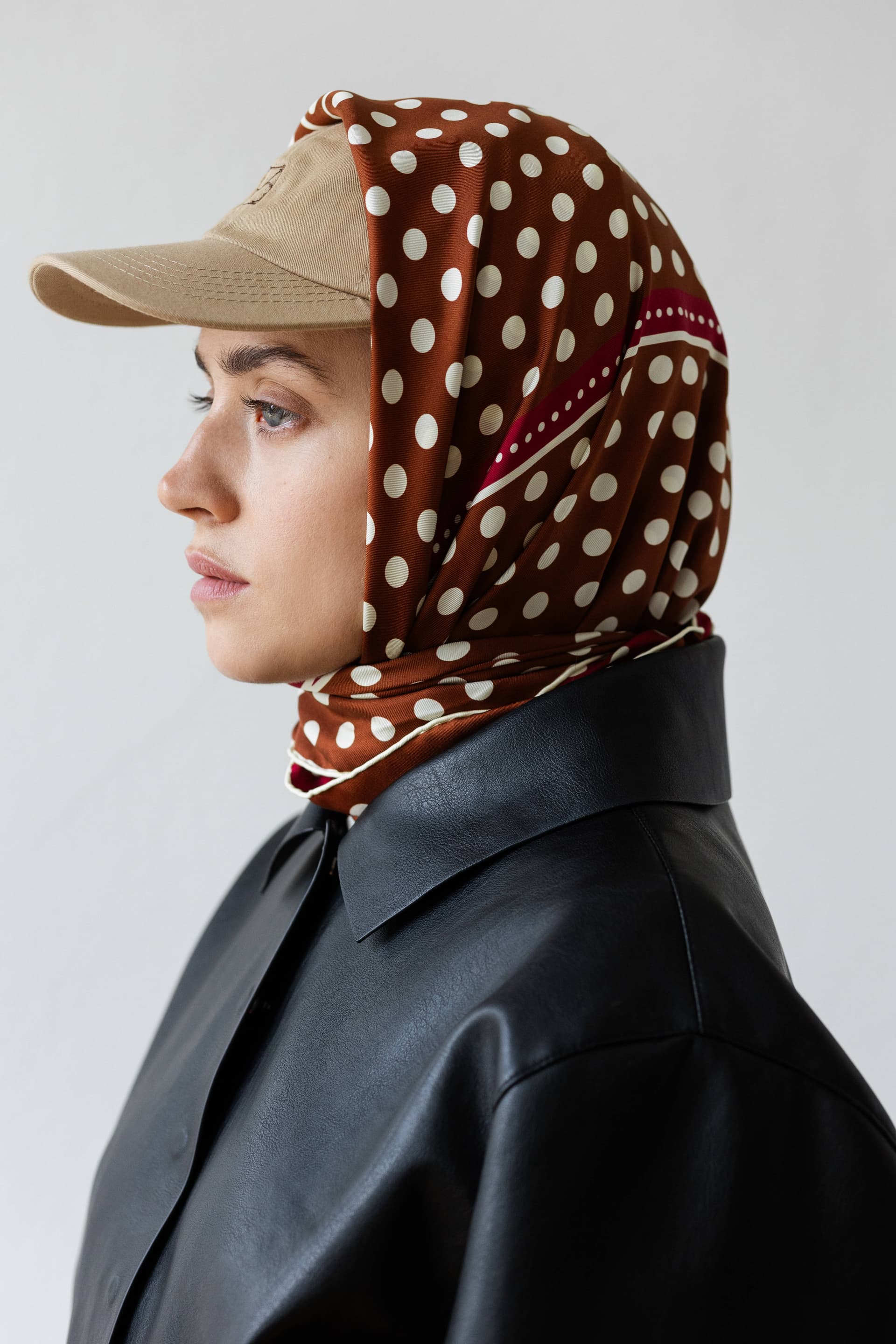 Jedwabna apaszka 90 cm Polka Dot burgundy / brown
