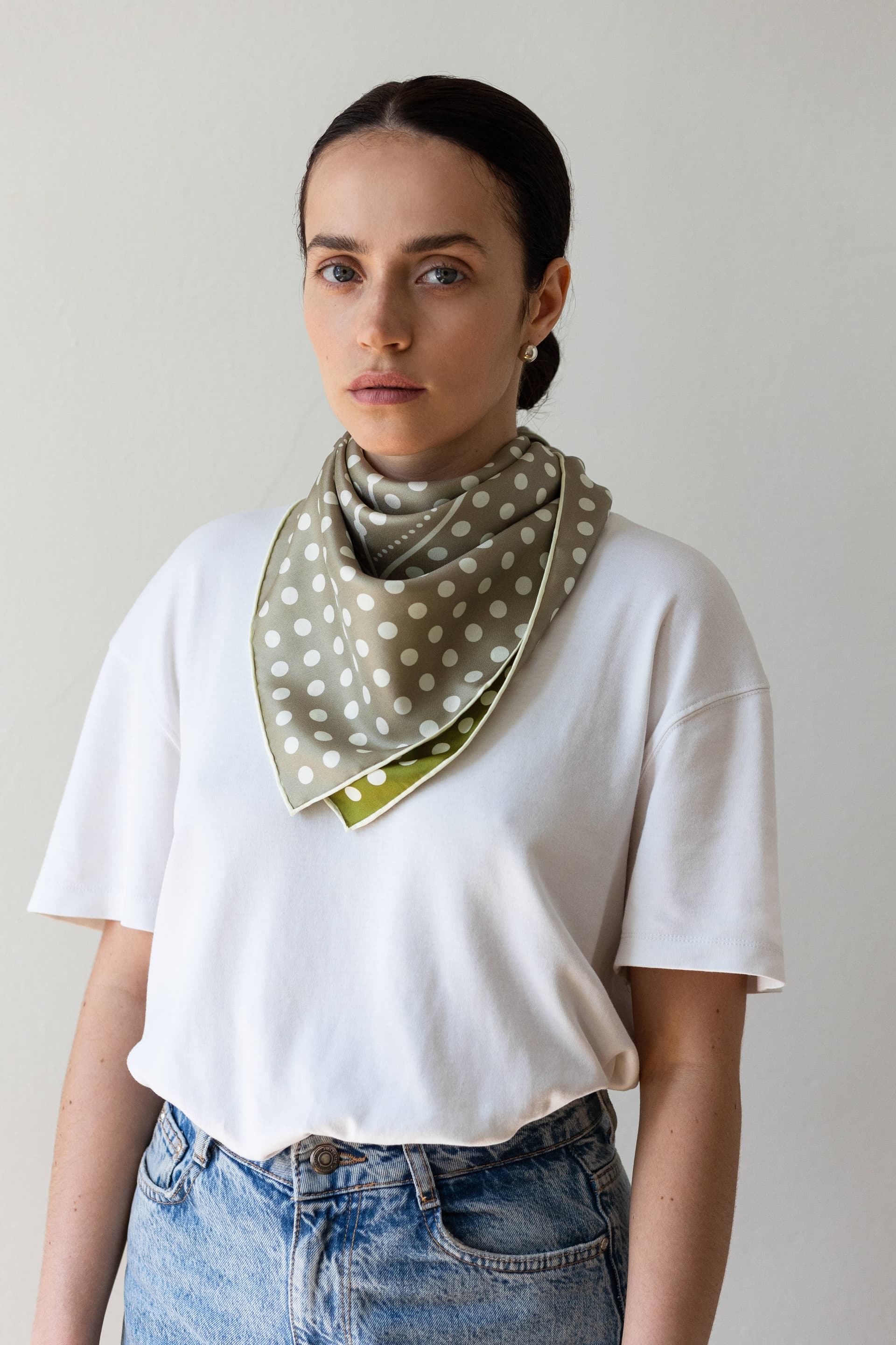 Jedwabna apaszka 90 cm Polka Dot grey / green