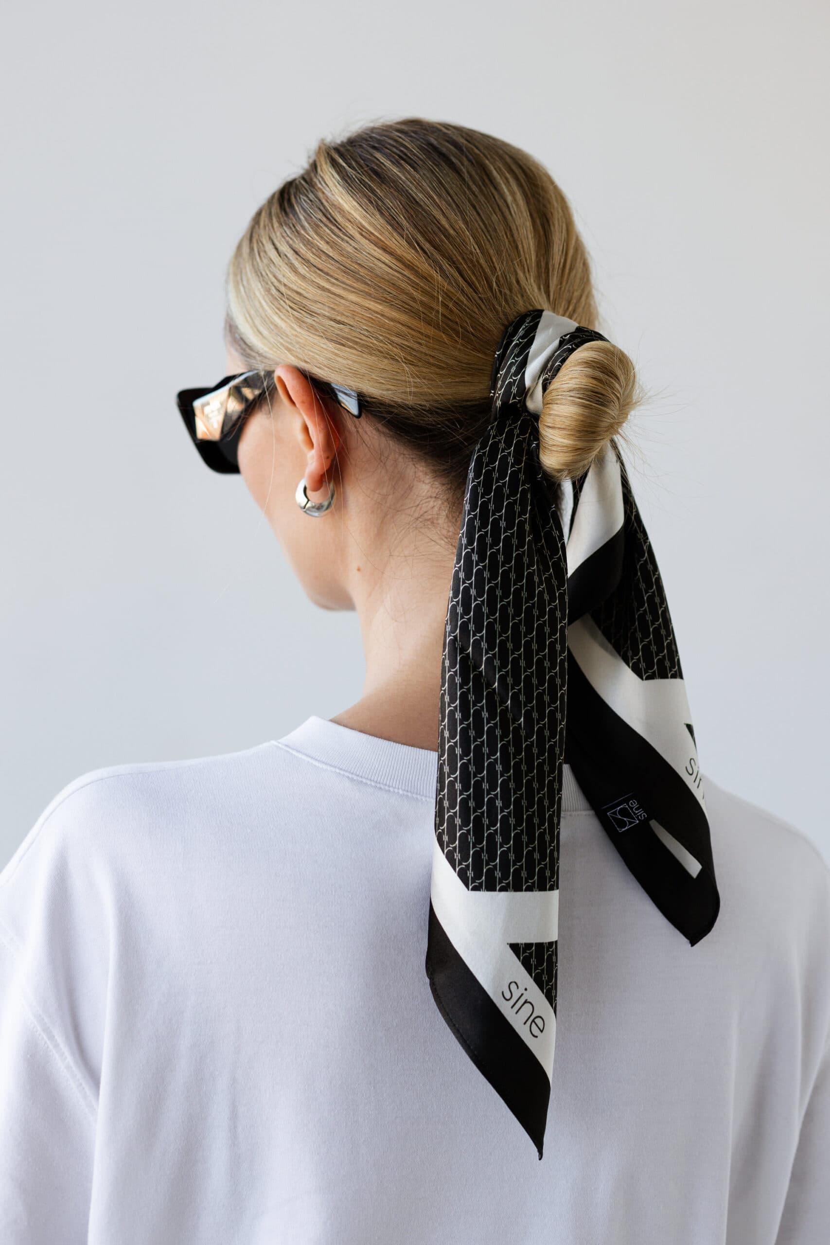 Jedwabna apaszka 53 cm | Sine Silk CLASSIC BLACK