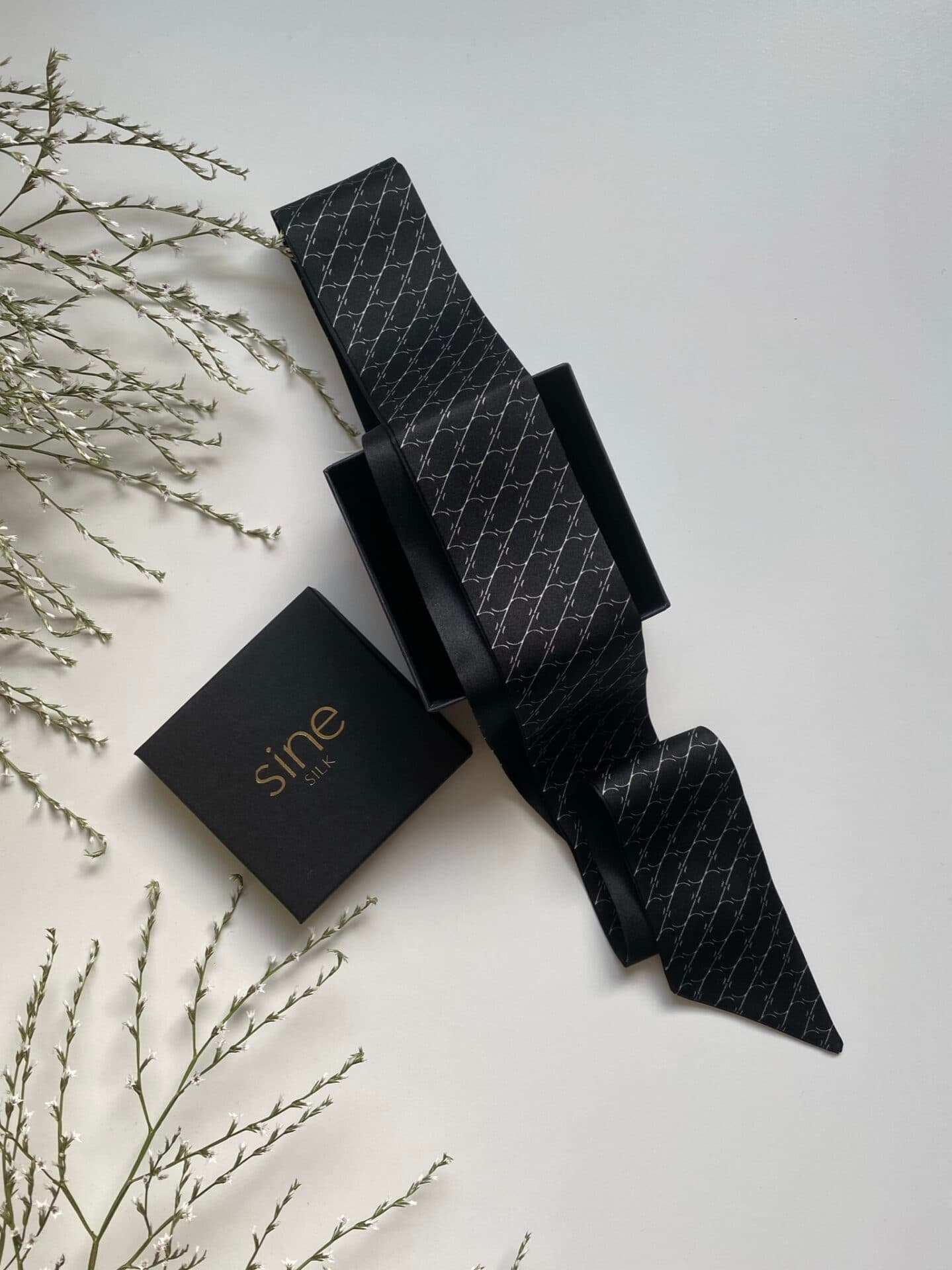 Jedwabny szaliczek 120 cm Sine Silk | BLACK